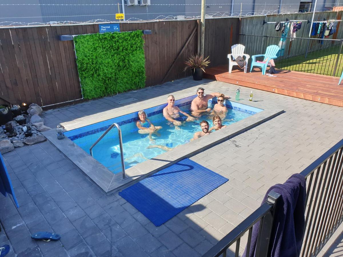 Taupo Top 10 Holiday Park Экстерьер фото