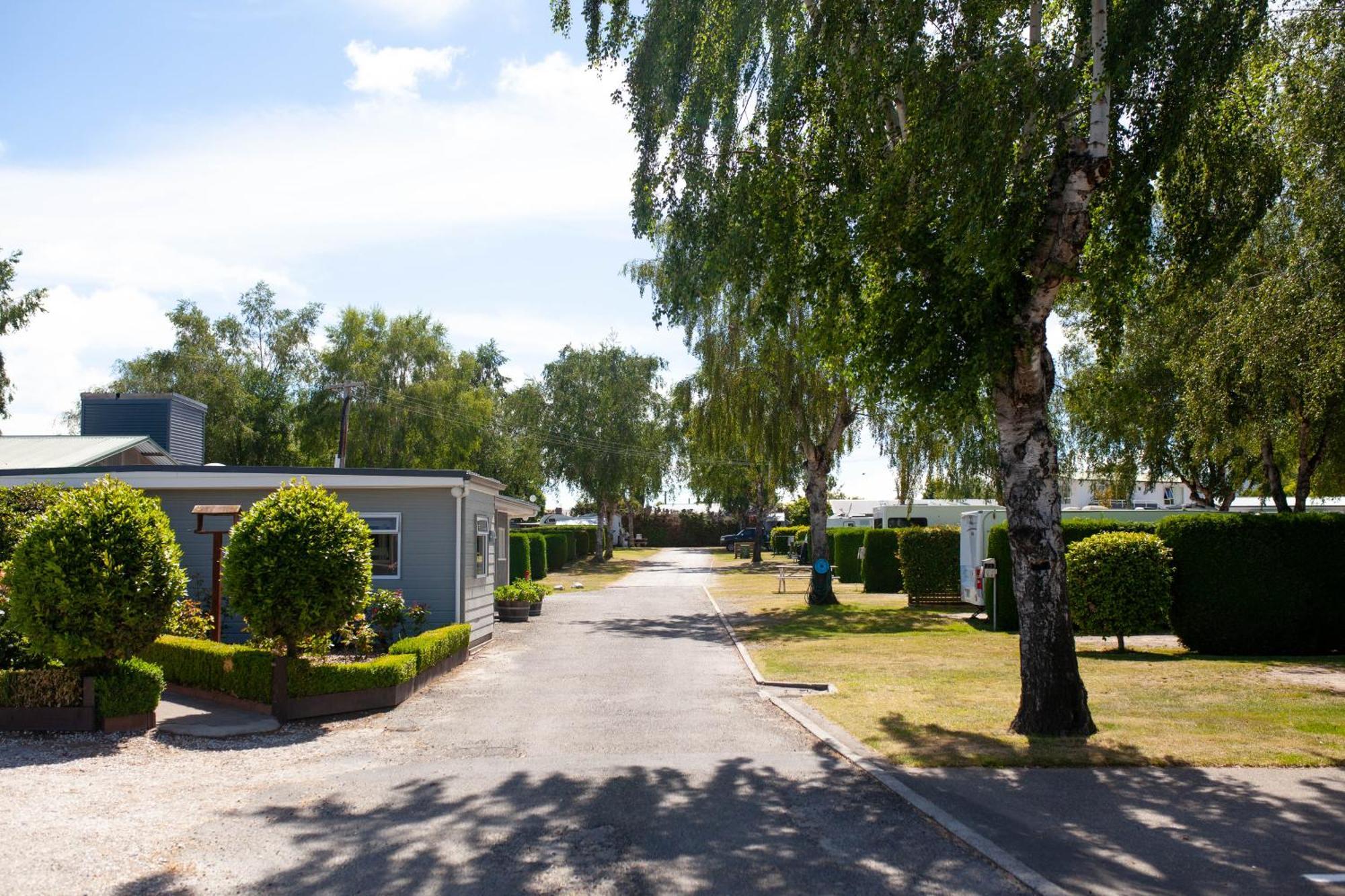 Taupo Top 10 Holiday Park Экстерьер фото