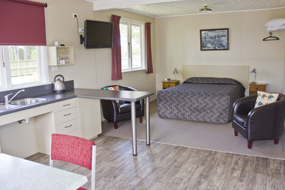 Taupo Top 10 Holiday Park Экстерьер фото