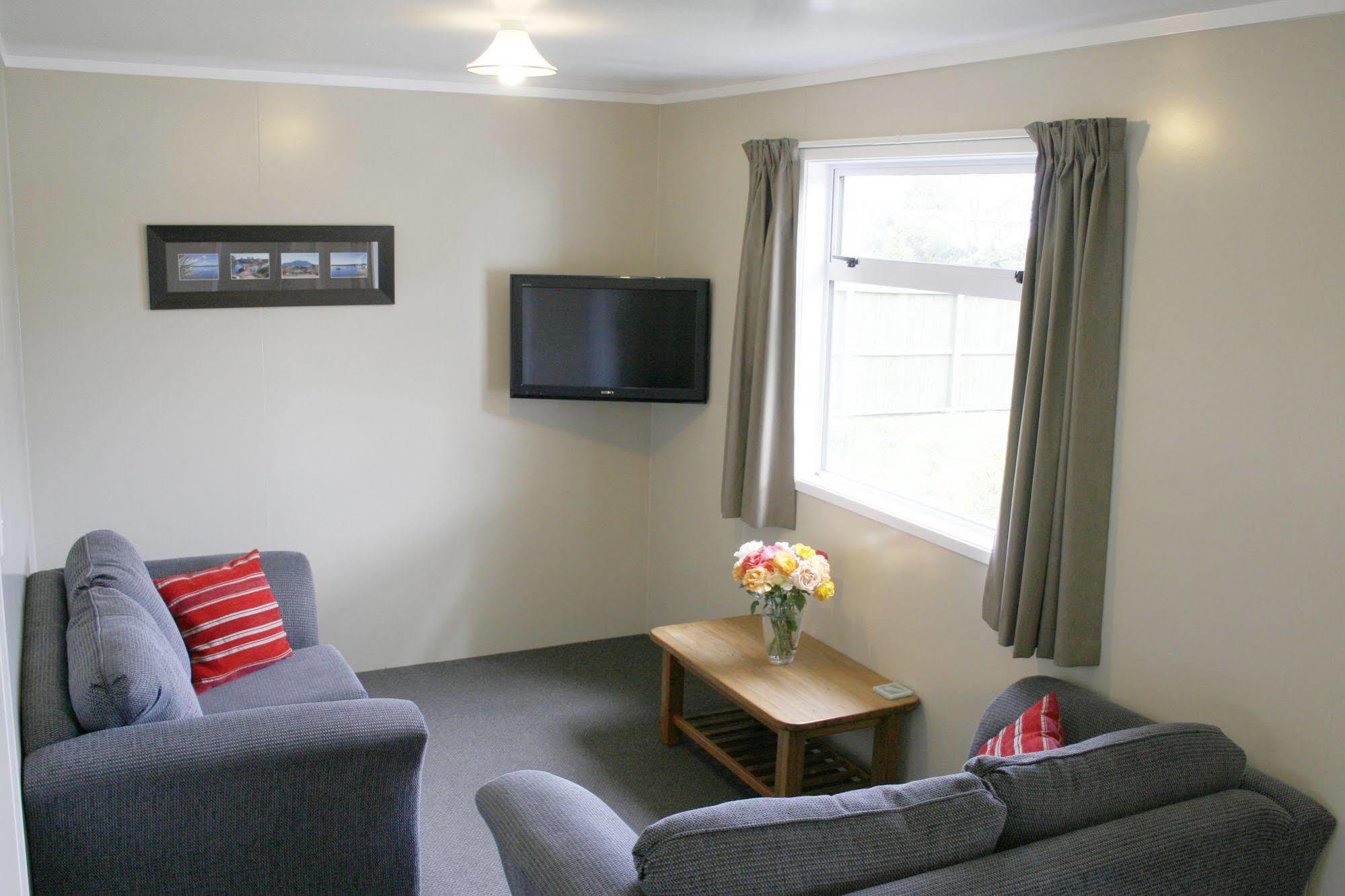 Taupo Top 10 Holiday Park Экстерьер фото