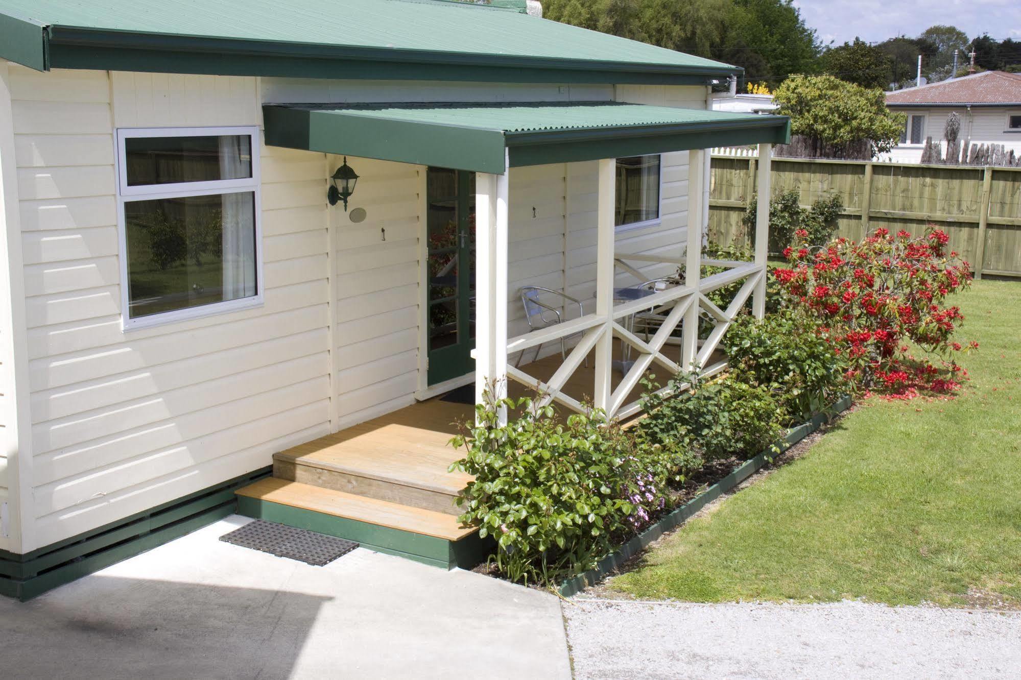Taupo Top 10 Holiday Park Экстерьер фото