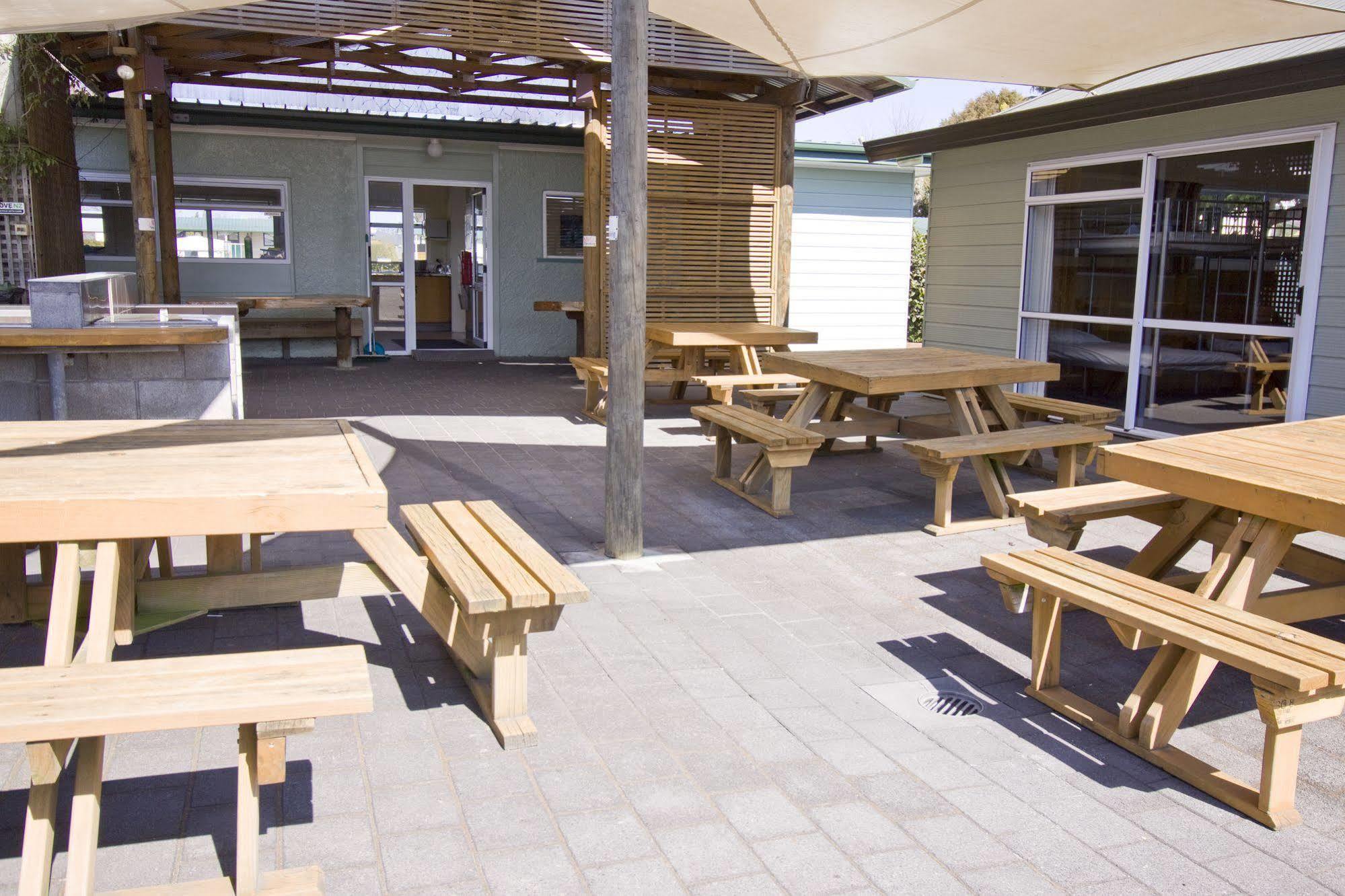 Taupo Top 10 Holiday Park Экстерьер фото
