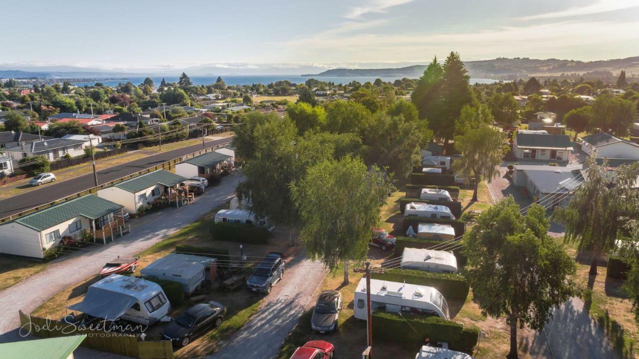 Taupo Top 10 Holiday Park Экстерьер фото