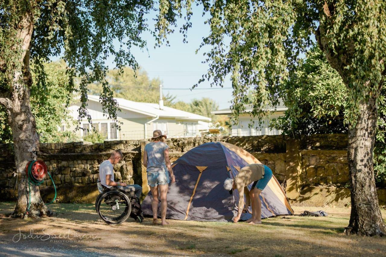 Taupo Top 10 Holiday Park Экстерьер фото