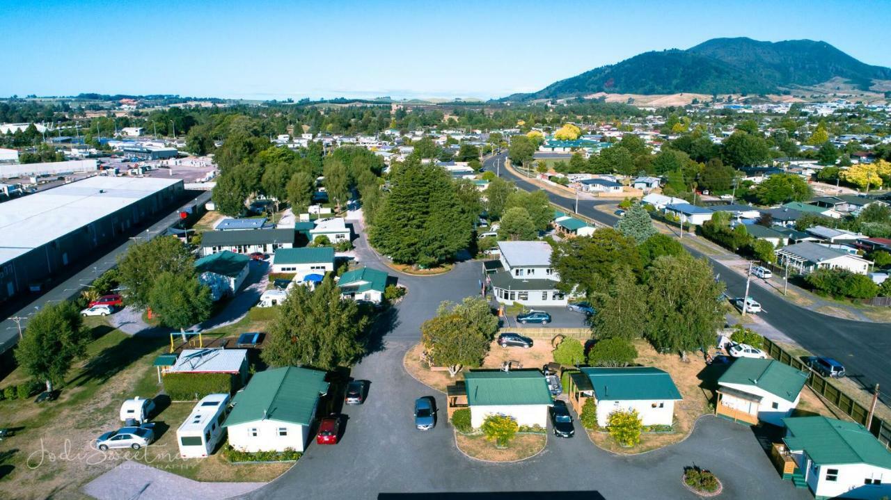 Taupo Top 10 Holiday Park Экстерьер фото